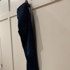 Women’s Amerlcan Eagle dark wash jean size 4 like new